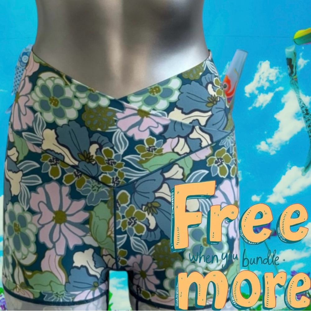 Free | Offline Hi Rise Floral Shorts